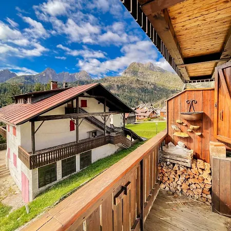Accogliente Nido Di Montagna アパート サッパーダ